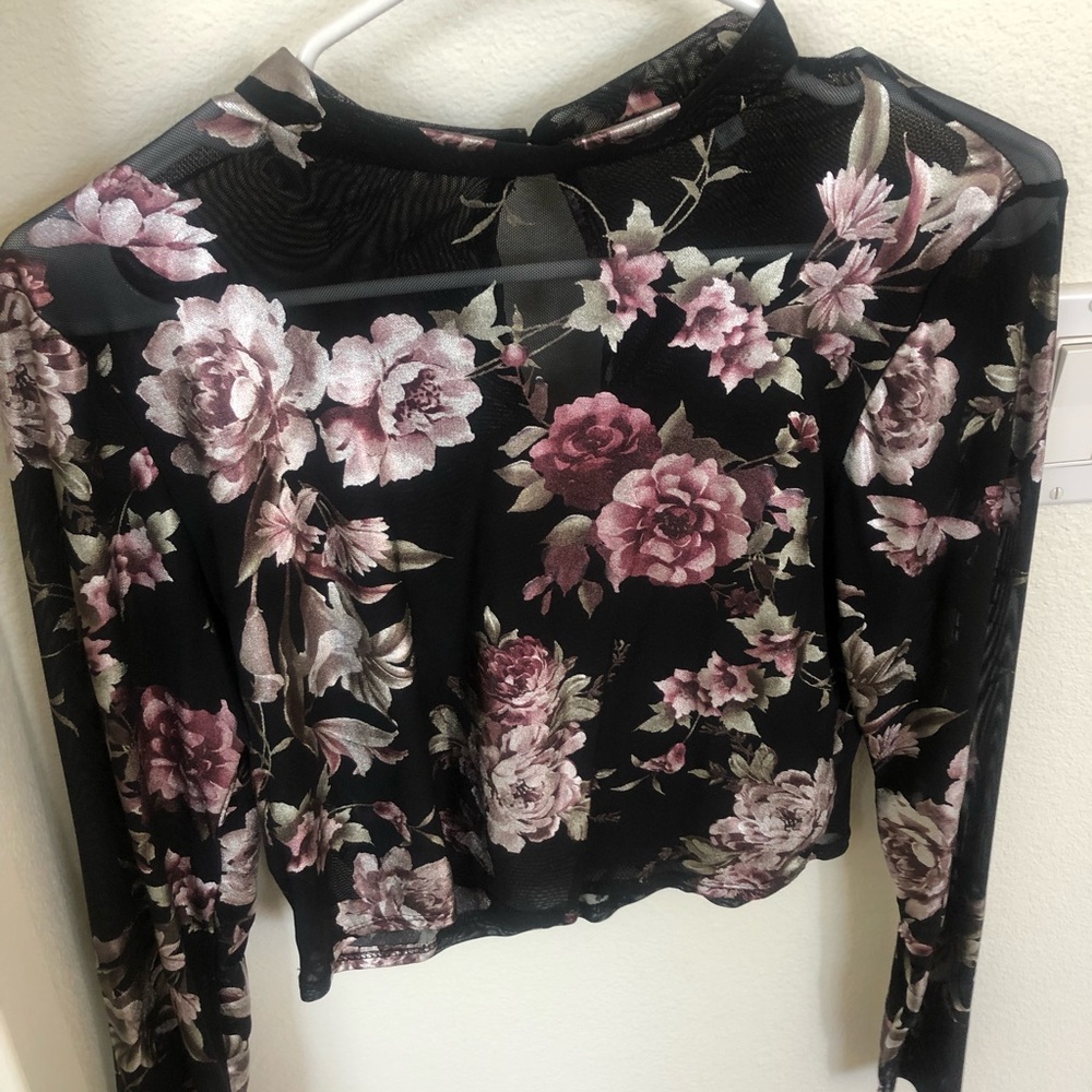 Floral long sleeve crop top